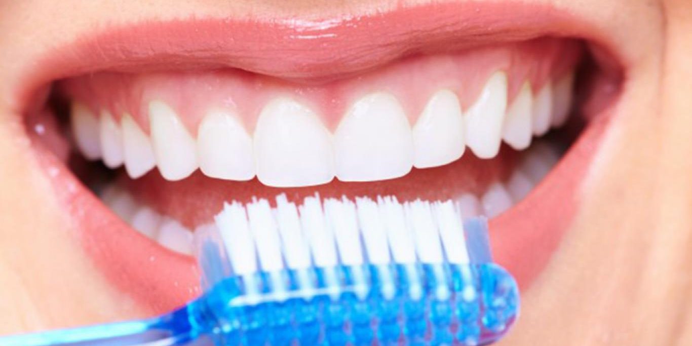 correcto cepillado de dientes