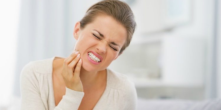 Muelas del juicio retenidas - dolor de dientes
